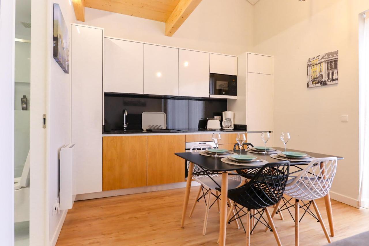 Coutinho Apartment - Modern Ap In The City Centre With Balcony Виана-ду-Каштелу Экстерьер фото
